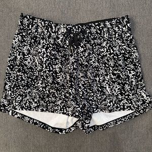 Lululemon black and white shorts